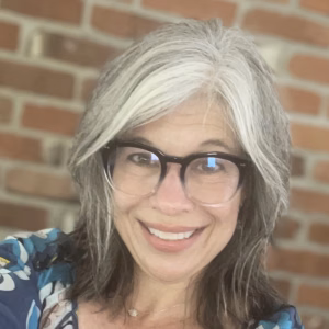 Alison headshot e1792794540706